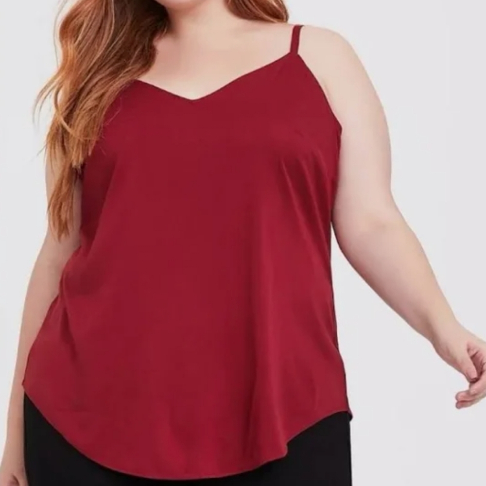 NWT Torrid Red Top